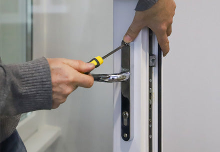 How to Change a Door Handle: A Step-by-Step Guide for Homeowners